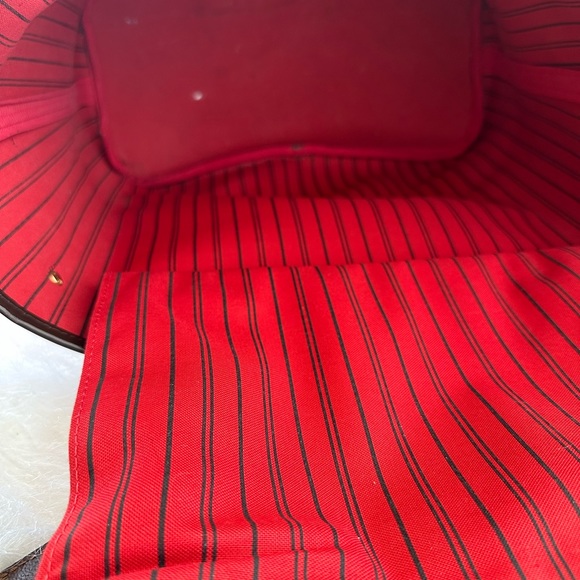 Louis Vuitton Neverfull MM - Picture 14 of 14